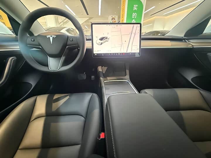 Фото 6 - Tesla Model 3
