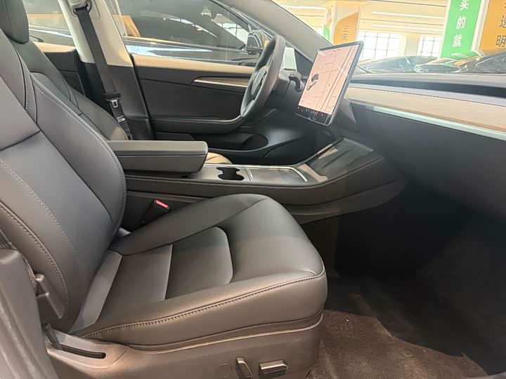 Фото 7 - Tesla Model 3