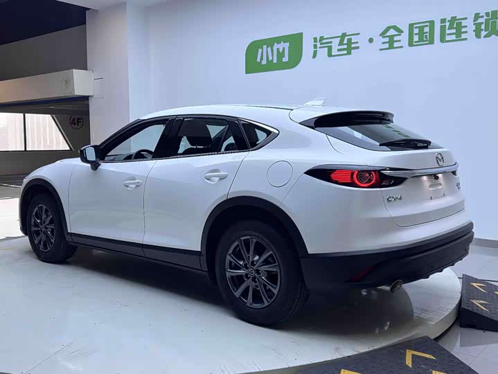 Photo 2 - Mazda CX-4