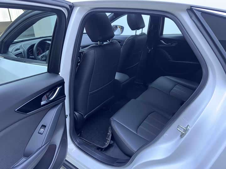 Photo 9 - Mazda CX-4