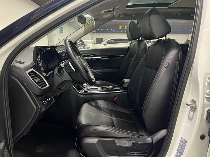 Фото 8 - Kia KX3