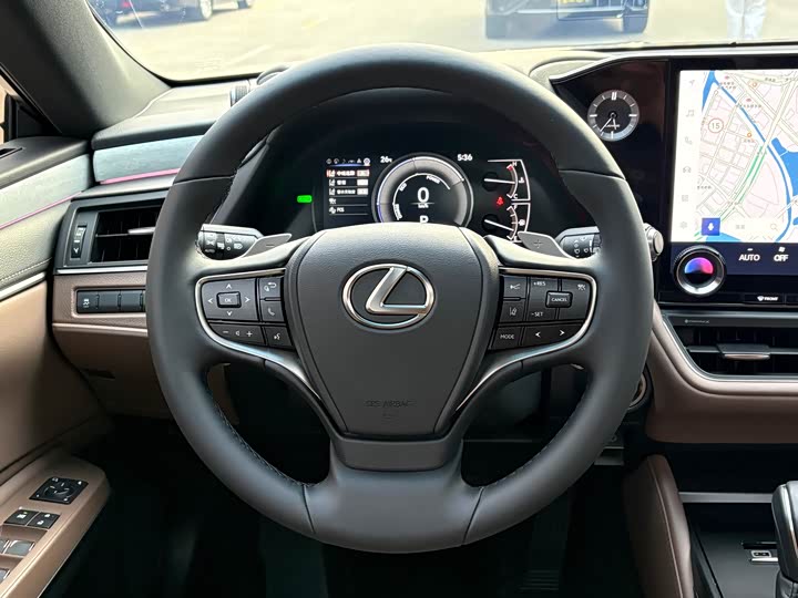 Фото 4 - Lexus ES