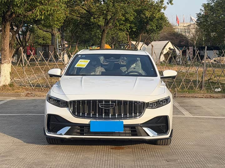 Фото 2 - Geely Preface