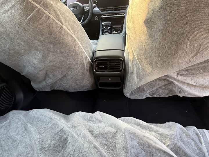 Фото 6 - Geely Preface