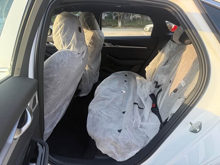 Фото 8 - Geely Preface