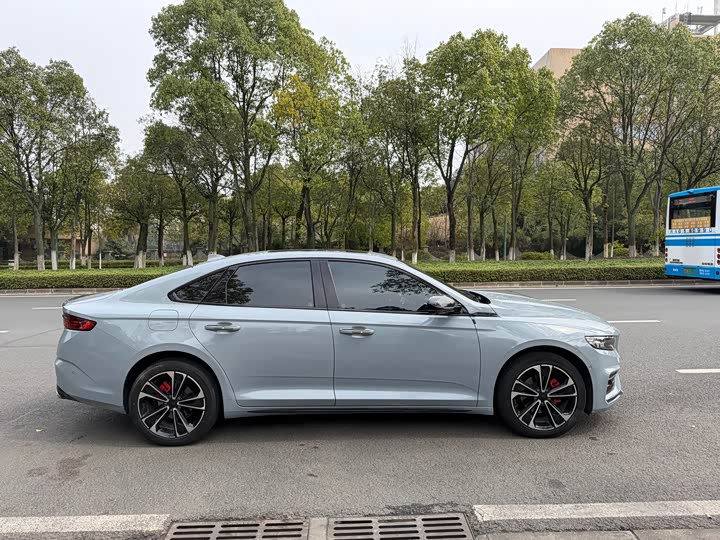 Фото 4 - Geely Preface