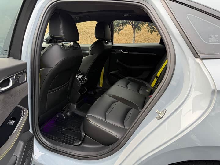 Фото 6 - Geely Preface