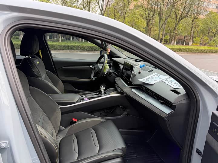 Фото 9 - Geely Preface