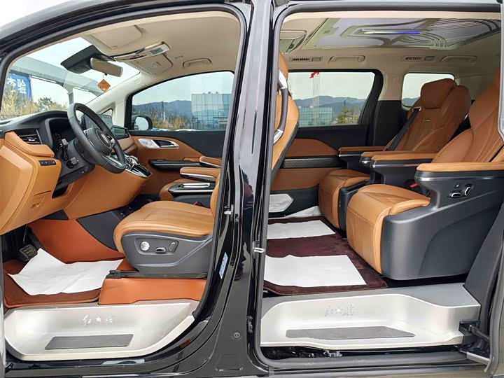 Фото 8 - Hongqi HQ9 Hybrid