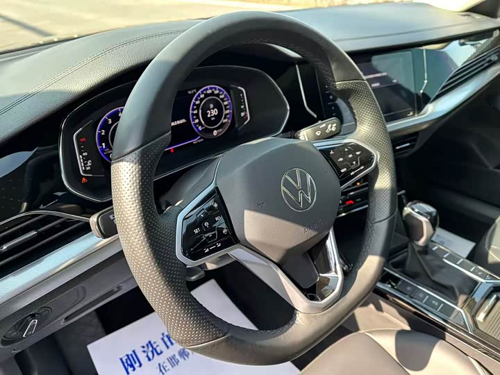 Фото 4 - Volkswagen Passat