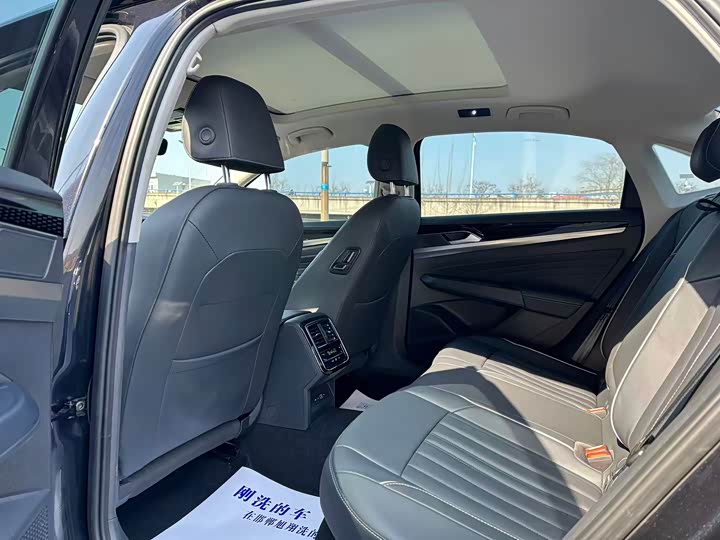 Фото 6 - Volkswagen Passat