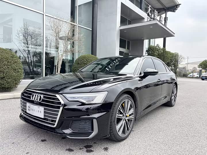 Фото 1 - Audi A6L