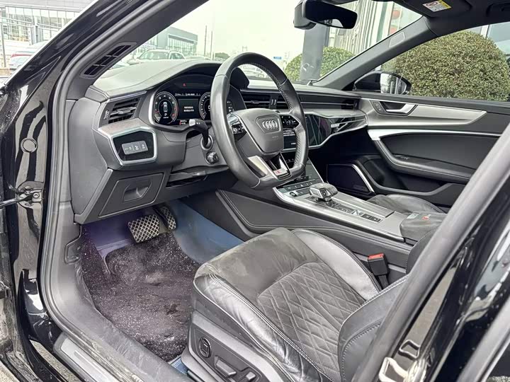 Фото 5 - Audi A6L