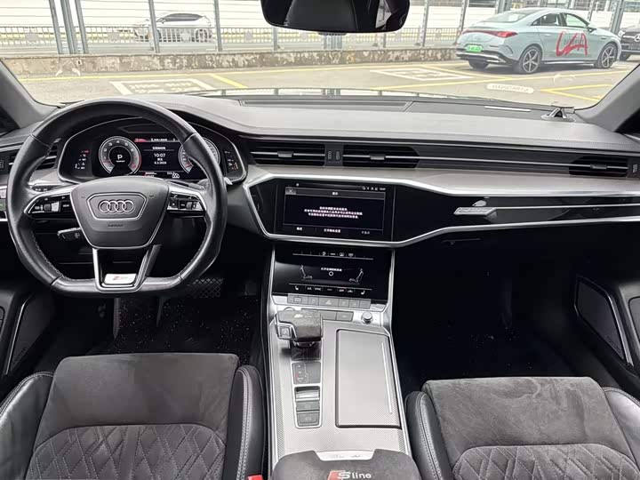 Фото 9 - Audi A6L
