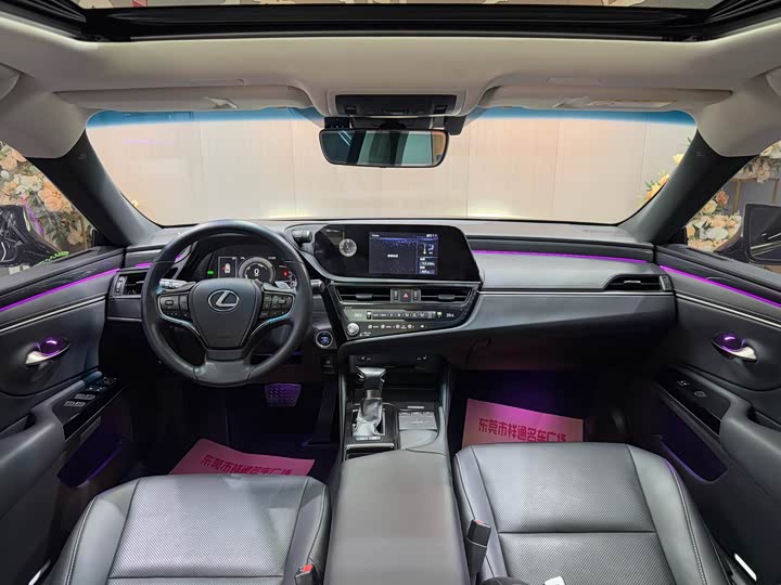 Фото 6 - Lexus ES