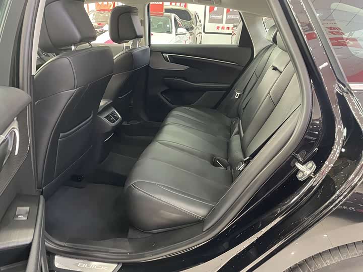 Photo 8 - Buick LaCrosse