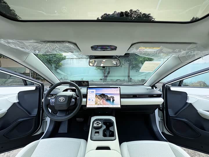 Фото 5 - Toyota bZ5