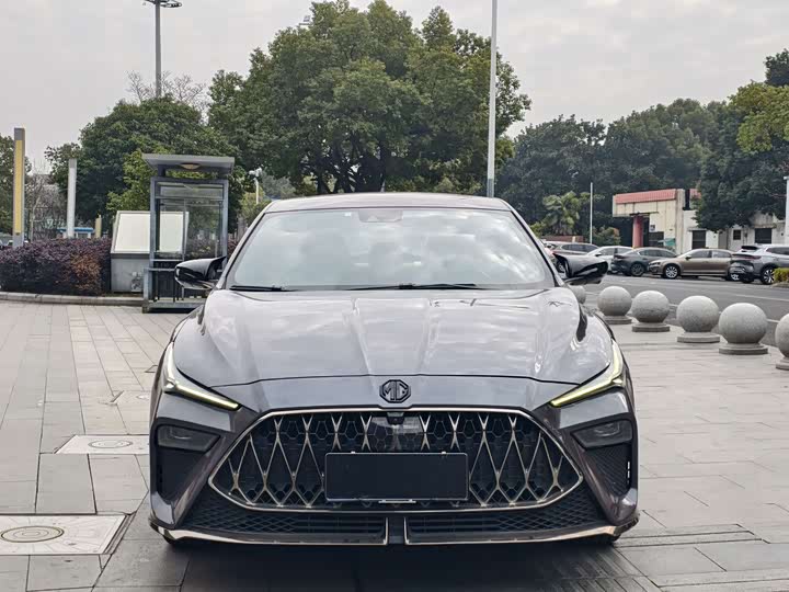 Фото 2 - MG Motor 5 Scorpio