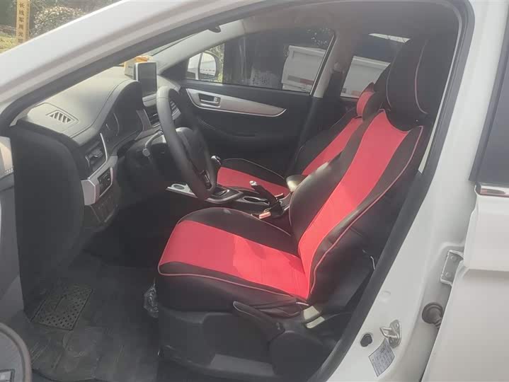 Фото 9 - Dongfeng Forthing T5