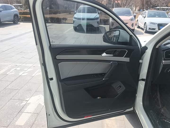 Photo 7 - Volkswagen Tayron