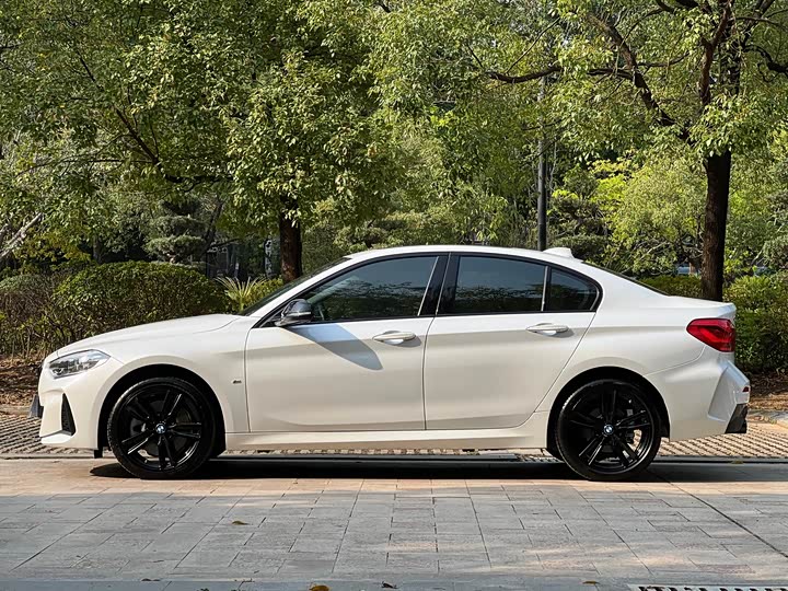 Фото 4 - BMW 1 Series