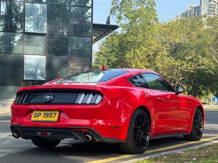 Photo 4 - Ford Mustang