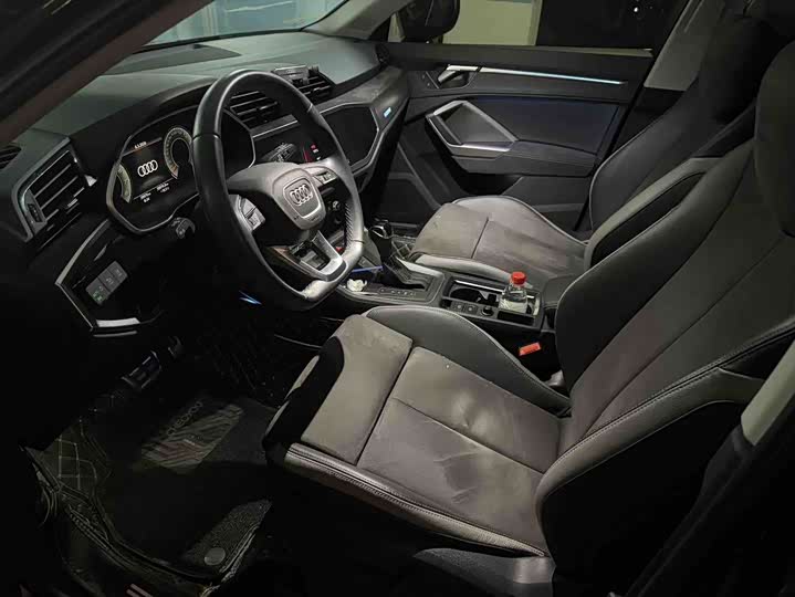 Фото 4 - Audi Q3