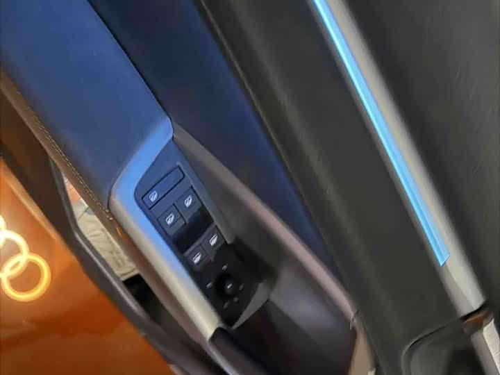 Фото 8 - Audi Q3