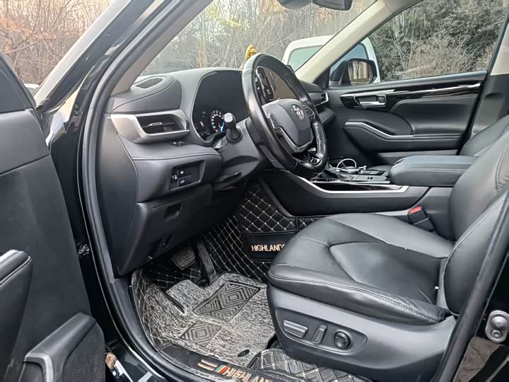 Фото 5 - Toyota Highlander