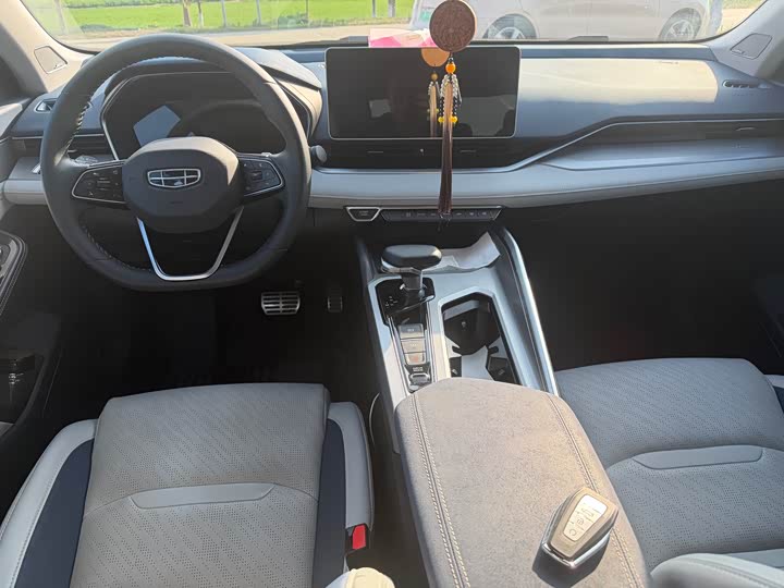 Фото 6 - Geely Preface