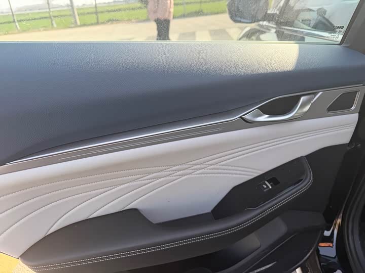 Фото 7 - Geely Preface