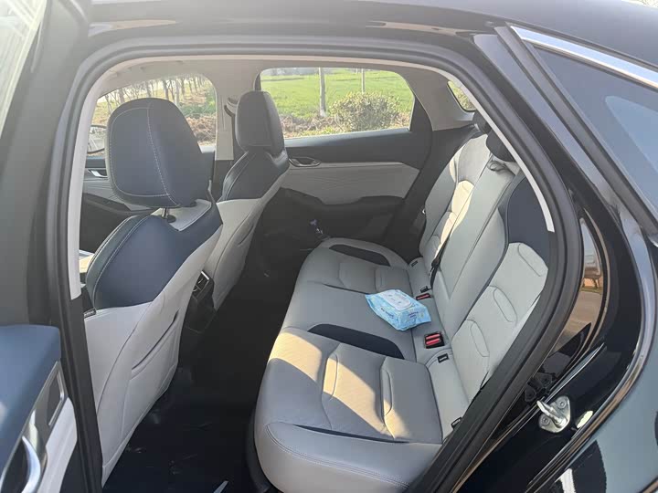 Фото 9 - Geely Preface