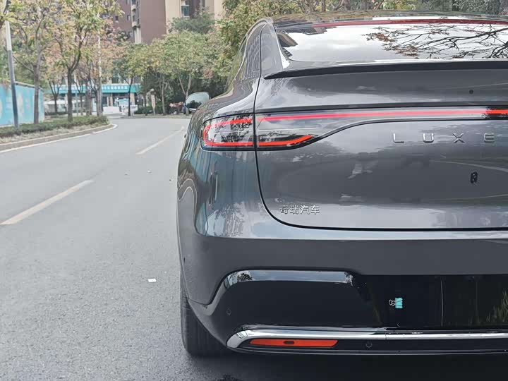 Фото 7 - Luxeed R7