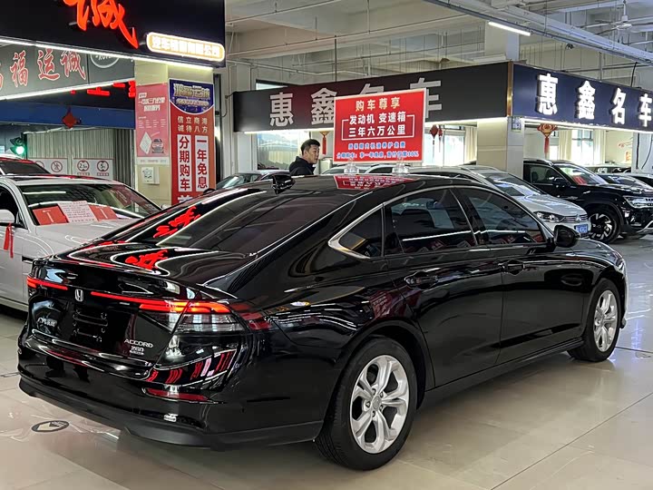 Фото 4 - Honda Accord