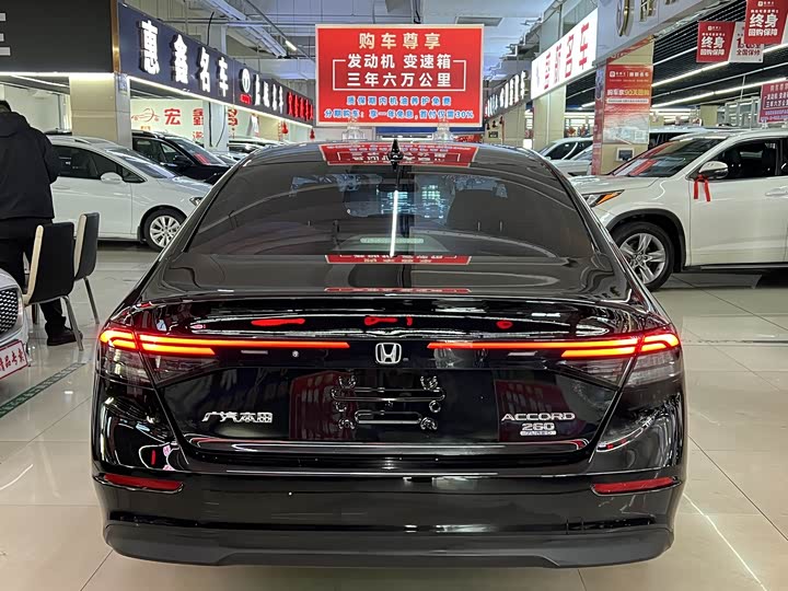 Фото 5 - Honda Accord