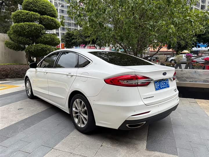 Фото 4 - Ford Mondeo