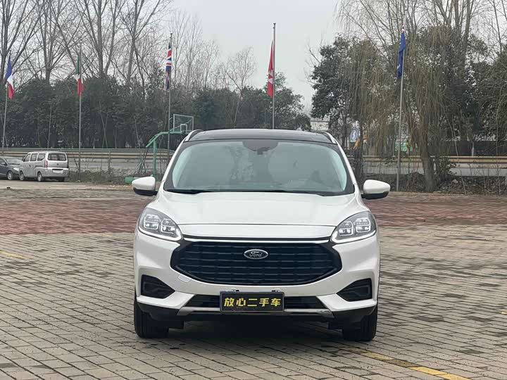 Фото 2 - Ford Escape