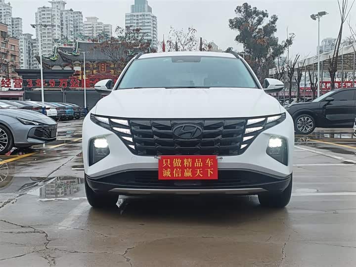Фото 2 - Hyundai Tucson L