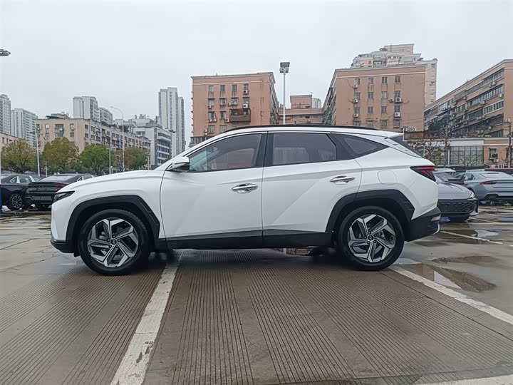 Фото 4 - Hyundai Tucson L