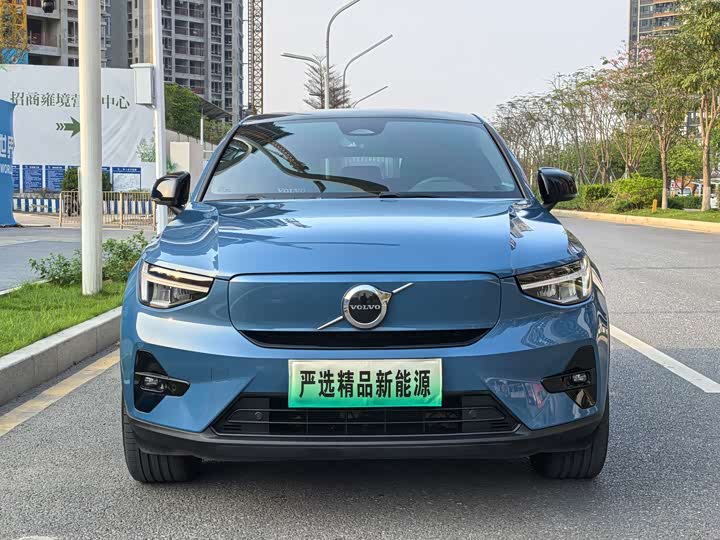 Фото 2 - Volvo C40