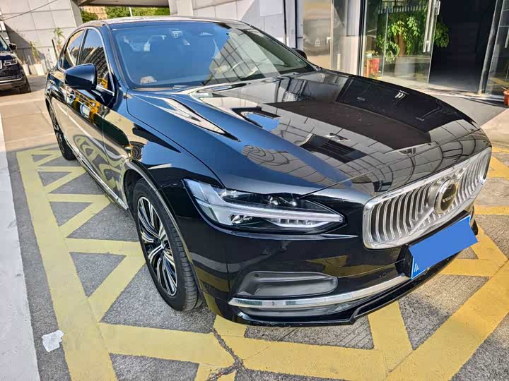 Фото 3 - Volvo S90