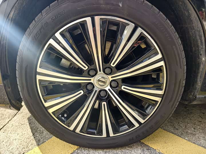 Фото 4 - Volvo S90