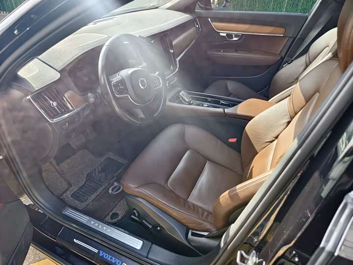 Фото 5 - Volvo S90