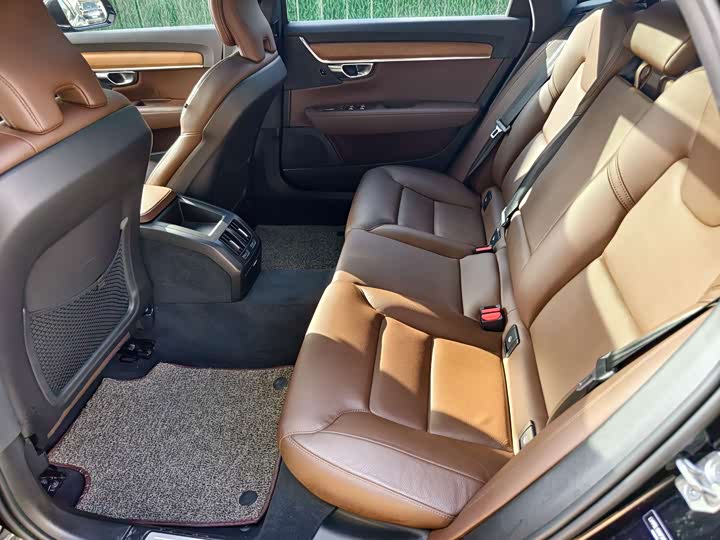 Фото 7 - Volvo S90