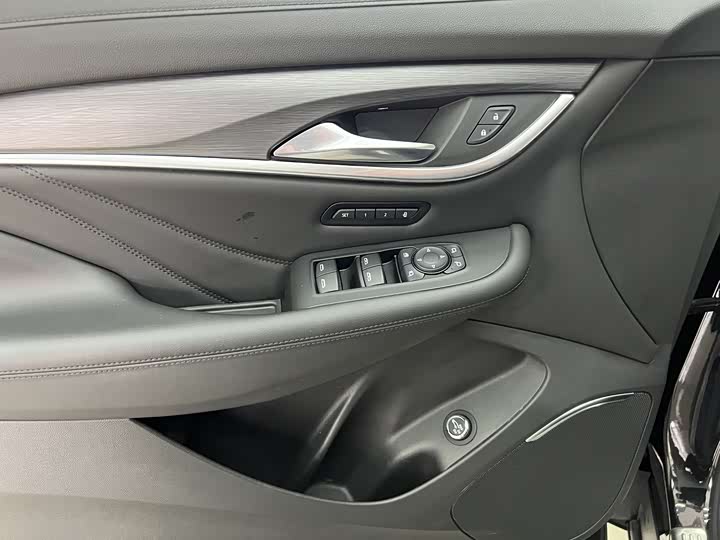 Фото 7 - Buick Enclave