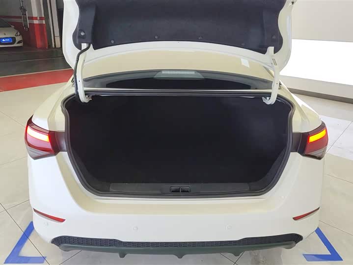 Фото 4 - Nissan Sylphy