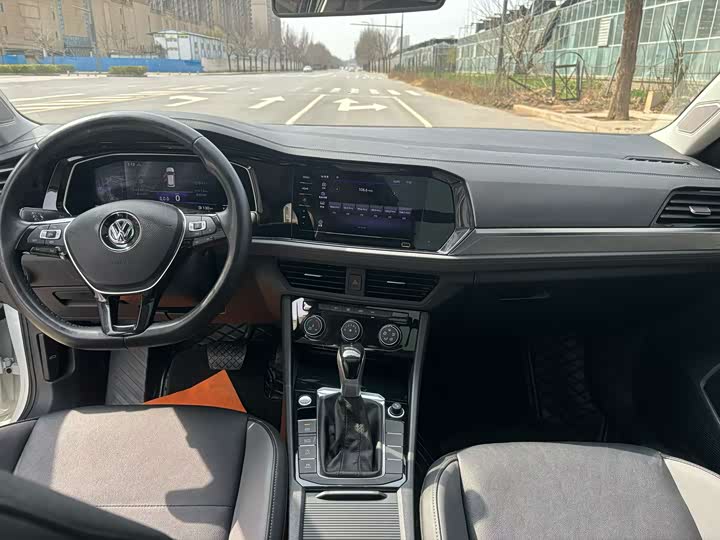 Photo 5 - Volkswagen Sagitar L