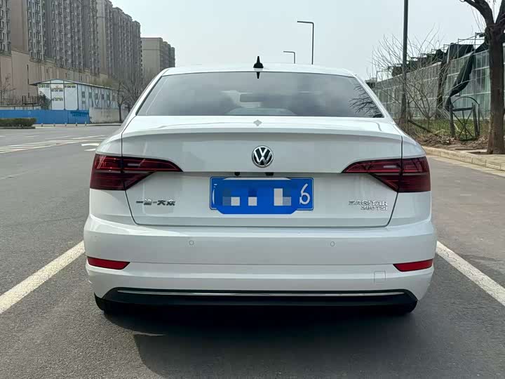 Photo 8 - Volkswagen Sagitar L
