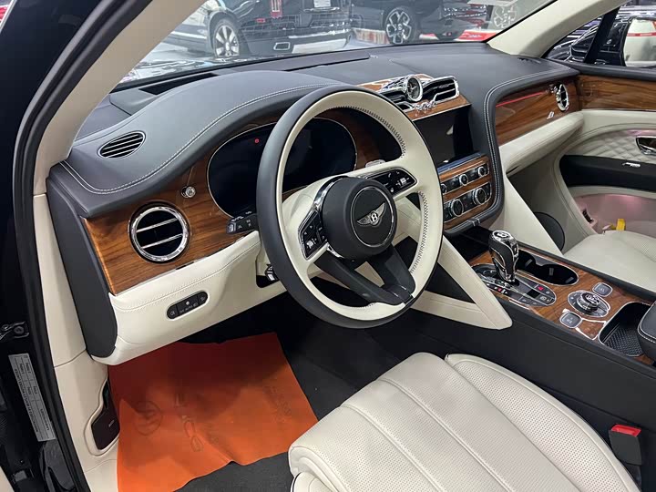 Фото 8 - Bentley Bentayga