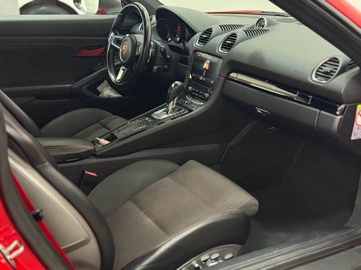 Фото 4 - Porsche 718